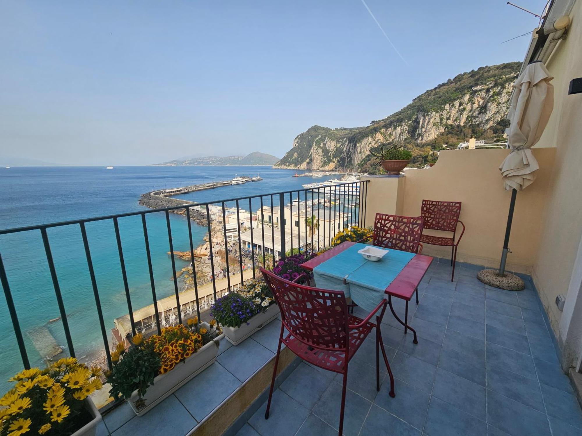 La Bomboniera Apartment Capri Bagian luar foto