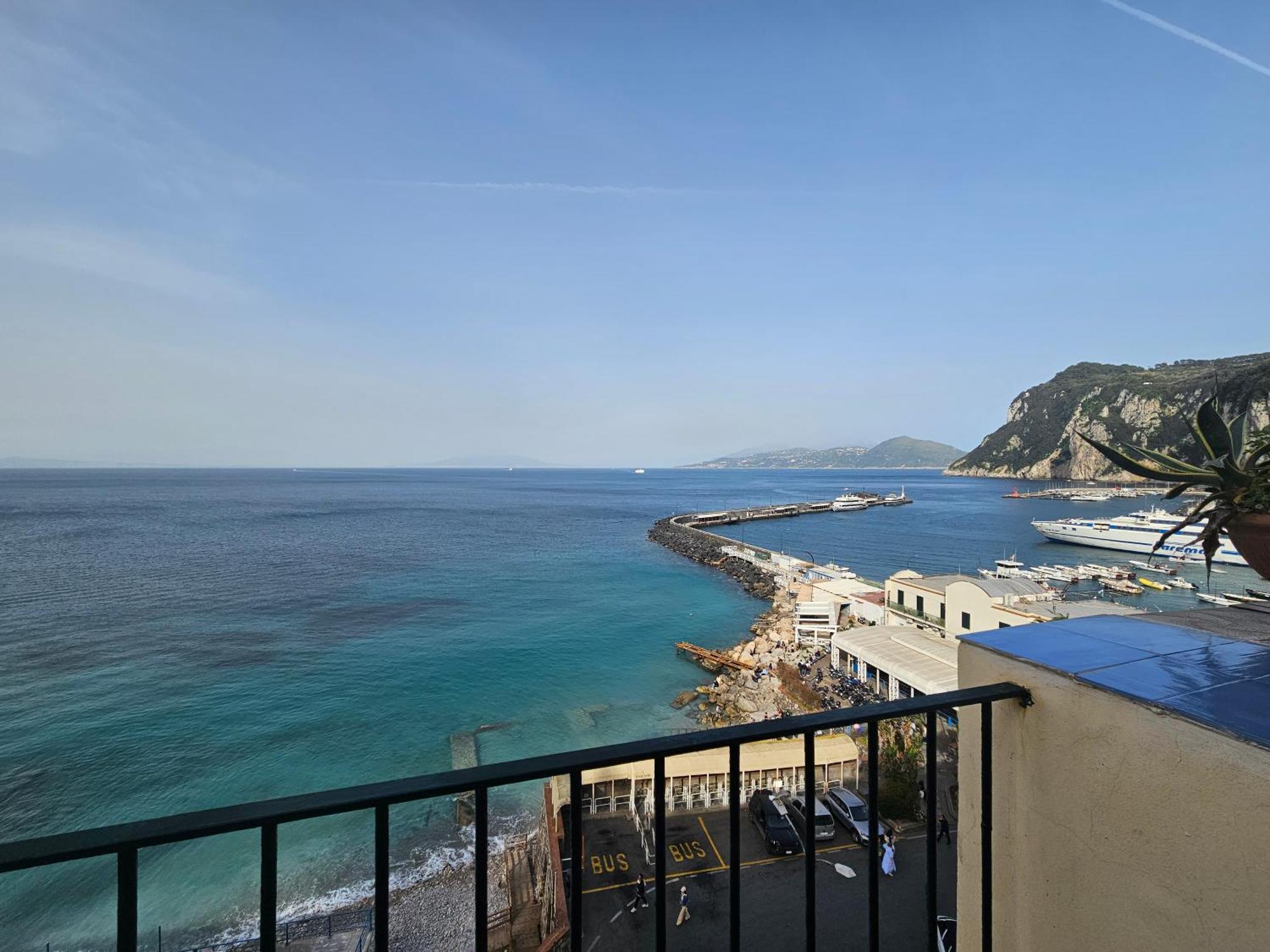 La Bomboniera Apartment Capri Bagian luar foto