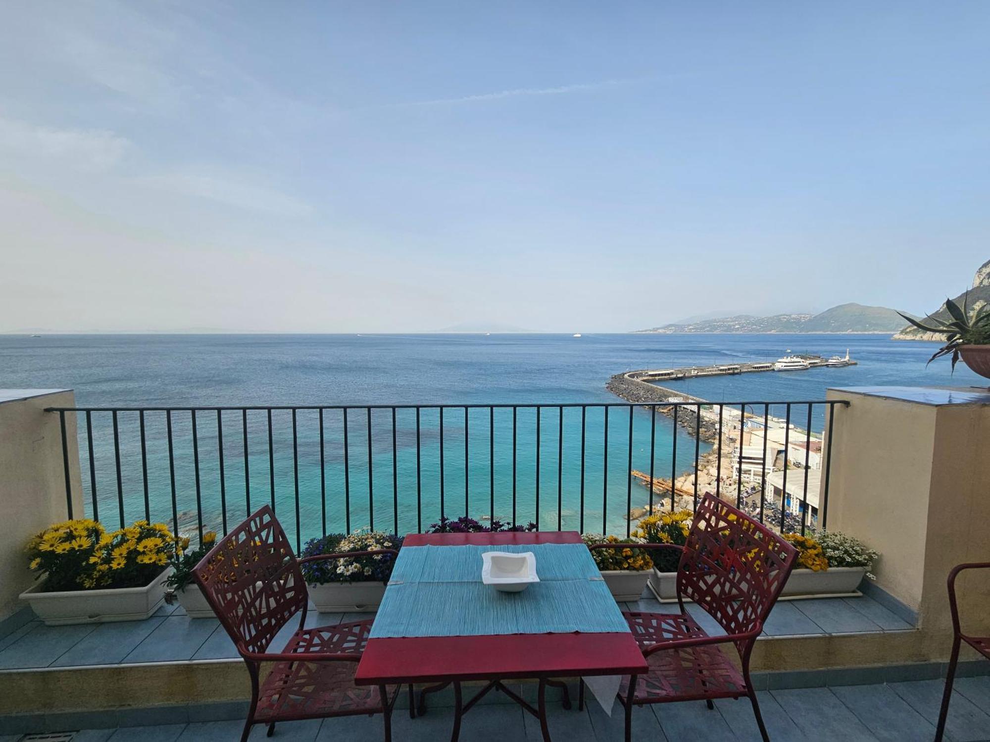 La Bomboniera Apartment Capri Bagian luar foto