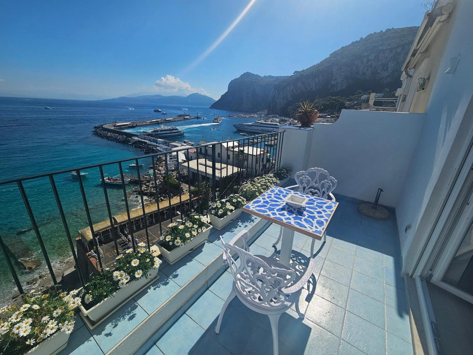 La Bomboniera Apartment Capri Bagian luar foto