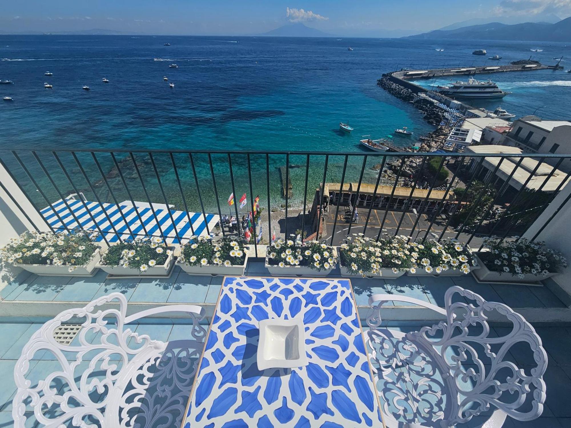 La Bomboniera Apartment Capri Bagian luar foto